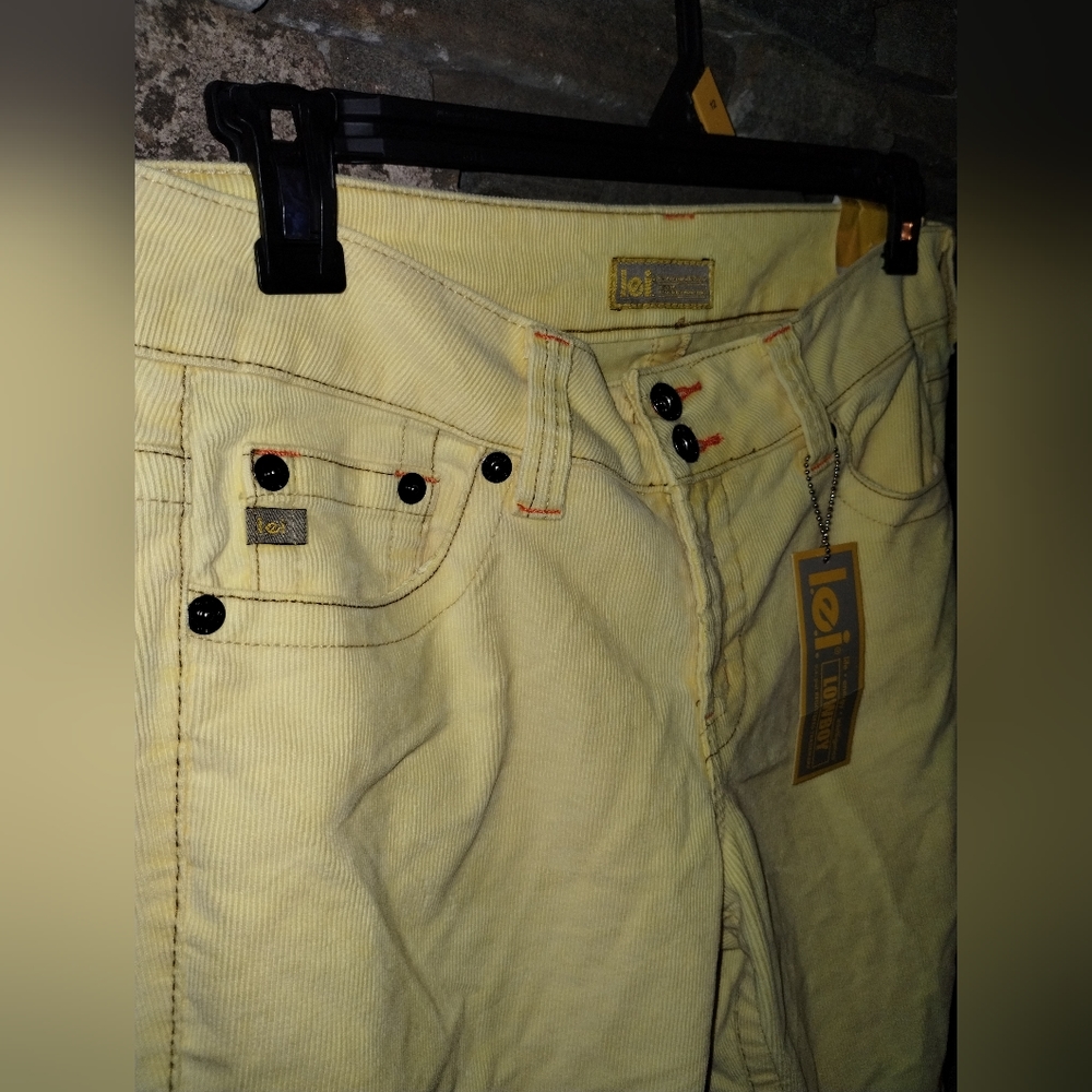 l.e.i. Lowboy Yellow Corduroy Pants, Stretchy NWT - Picture 2 of 8